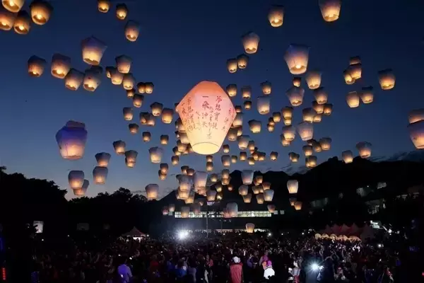 猴年元宵節，富軒門窗祝您心圓！夢圓！闔家團圓！