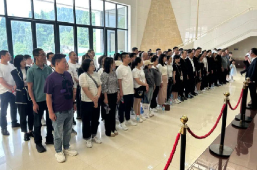 感悟紅色精神，富軒全屋門窗與經銷商家人井岡山團建活動