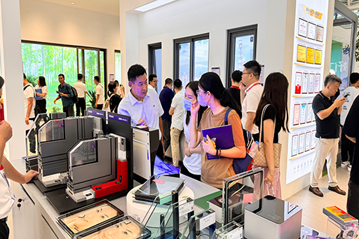 首日盛況 | 富軒全屋門窗展館強勢吸睛，品牌實力盡顯
